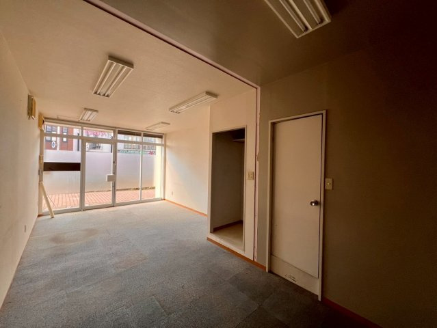 楠店舗の内装
