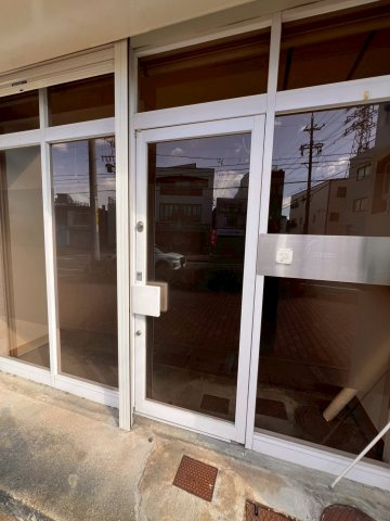 味美貸店舗の外観