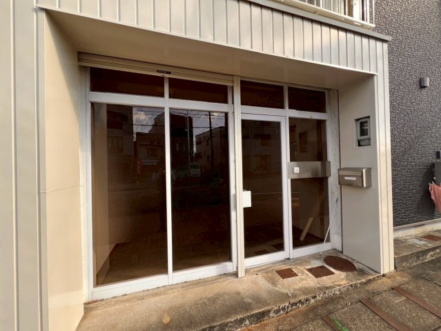 楠店舗の外観