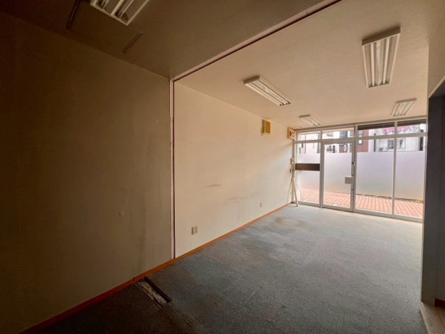 楠店舗の内装