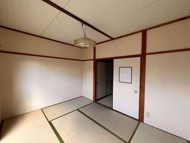 楠店舗の内装
