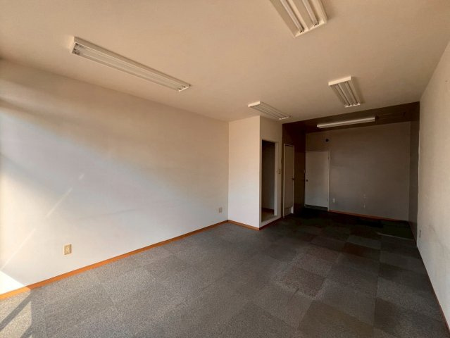 楠店舗の内装