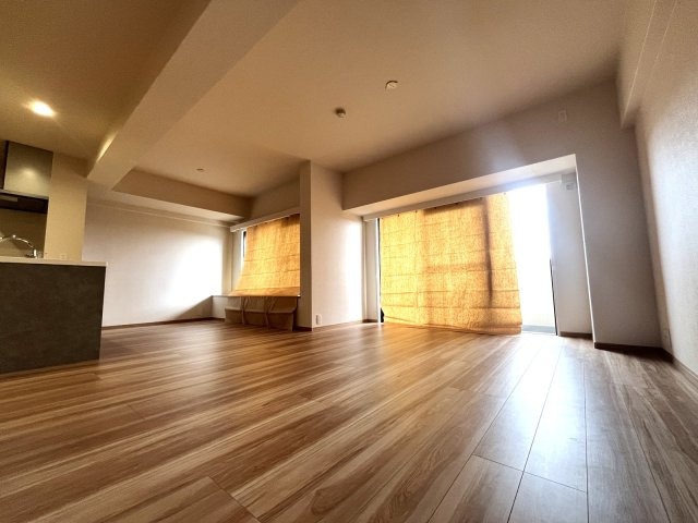 リーベスト小笹の居間・リビング|
15.2帖の広々としたリビングです☆落ち着ける空間で家族の会話も広がりそうです♪