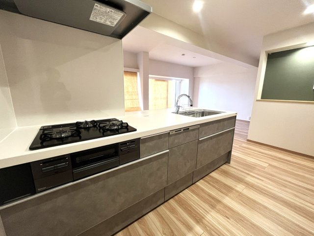 リーベスト小笹のキッチン|
キッチンはしっかりと幅があり、作業も効率よく行えますよ♪
