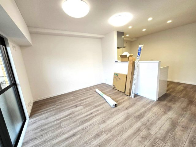 朝日プラザ大橋南の居間・リビング|家具を配置しやすいリビング。
リビングは1番長く居るお部屋だから、使いやすいことが何より大切☆
