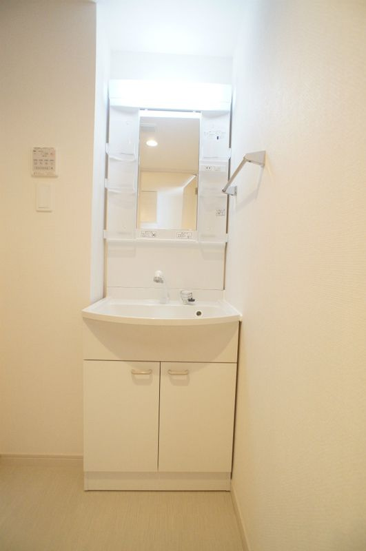 リブリ南浦和の独立洗面台