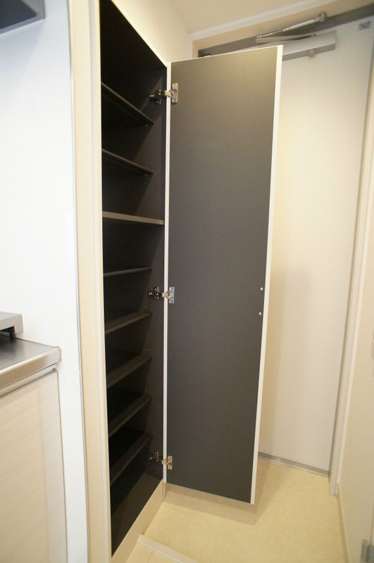 リブリ南浦和の玄関