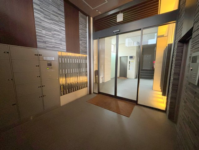 W.O.B.MIKUNIのロビー