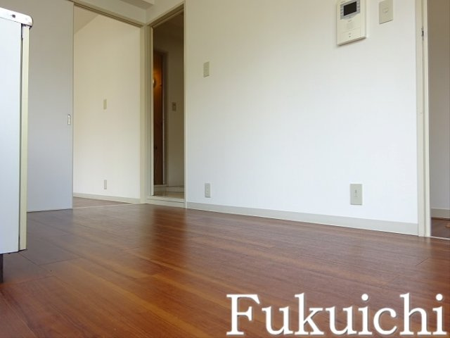 エレガン学芸大学の居間・リビング