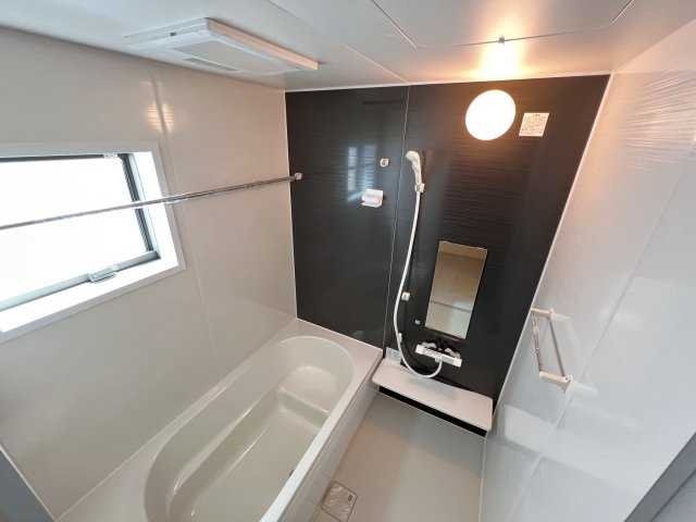 新築　甘楽郡甘楽町金井第2　Livele Garden.S　1号棟の浴室|　乾燥・暖房・涼風と充実の内容！お風呂に入る前に暖房をつけておけば、寒い嫌な思いはしません。									

