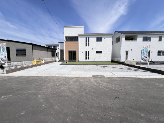 新築　甘楽郡甘楽町金井第2　Livele Garden.S　1号棟の駐車場|　駐車スペースは並列4台分可能です！
