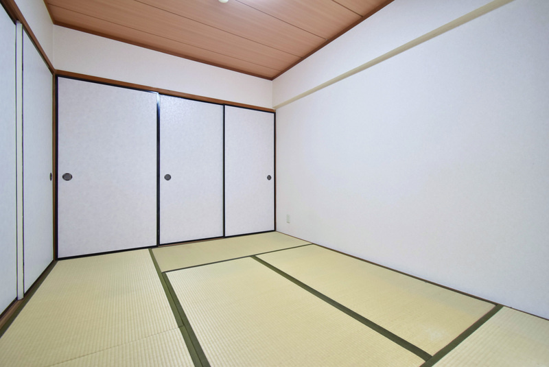 エスティーム・アン櫛原【キャッシュバック対象物件】の和室|個人の部屋や寝室として使える洋室です