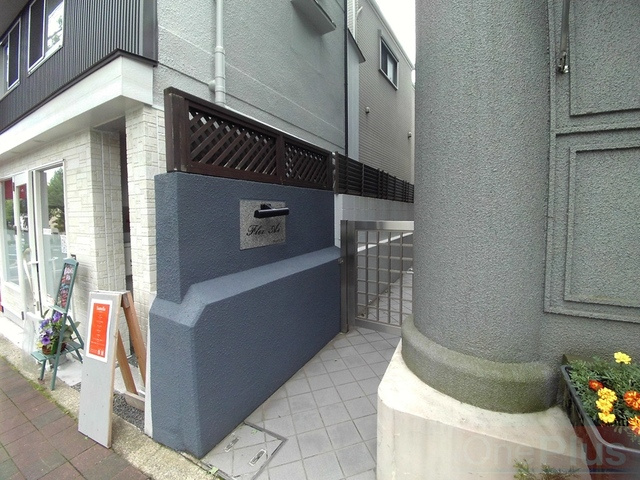 サンクラッソ阪急六甲駅前EASTのエントランス