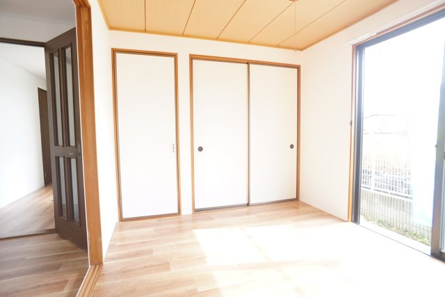 ハイツMの居間・リビング