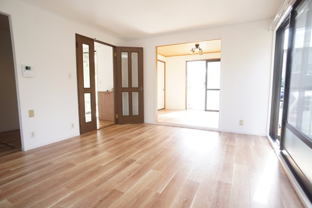 ハイツMの居間・リビング