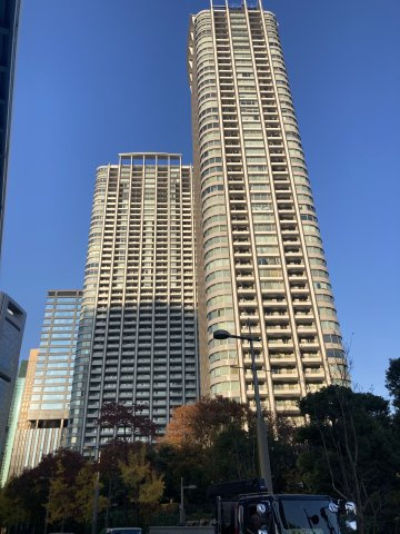 東京ツインパークス LEFT WING マンションの外観