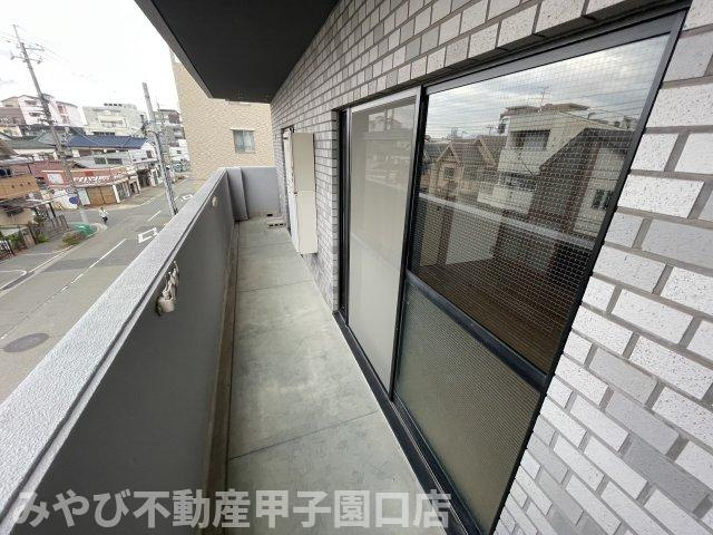 HACHIBUSE鳴尾のバルコニー