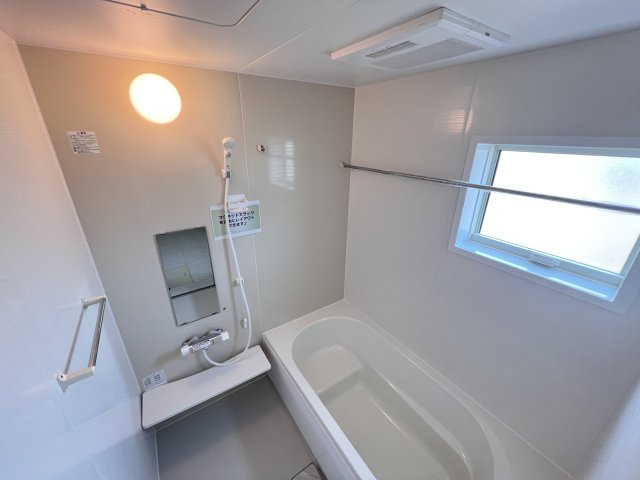 新築　甘楽郡甘楽町金井第2　Livele Garden.S　2号棟の浴室|　乾燥・暖房・涼風と充実の内容！お風呂に入る前に暖房をつけておけば、寒い嫌な思いはしません。									

