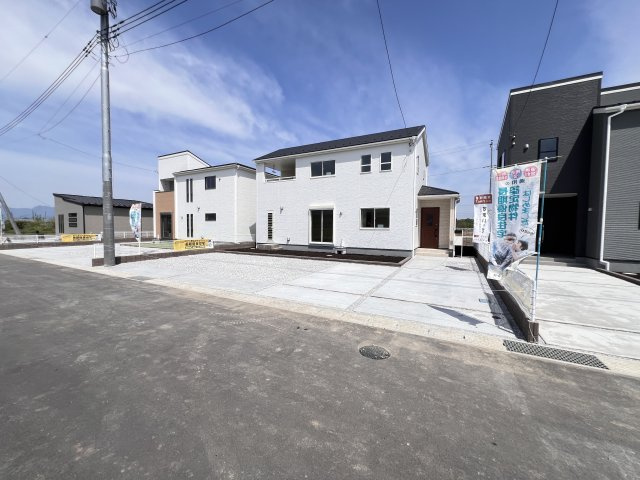 新築　甘楽郡甘楽町金井第2　Livele Garden.S　2号棟の前面道路含む現地写真|南側接道幅員約6ｍ
