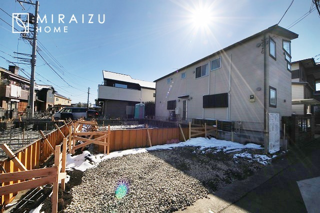 【外観】 | プライバシー性と開放感を高める住環境。陽当たりの良い開かれたロケーションを活かし、心地よい暮らしをプランニング

