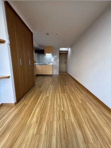 グローリー島之内の洋室