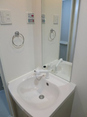 TRADIS　RISE　錦糸町 の独立洗面台