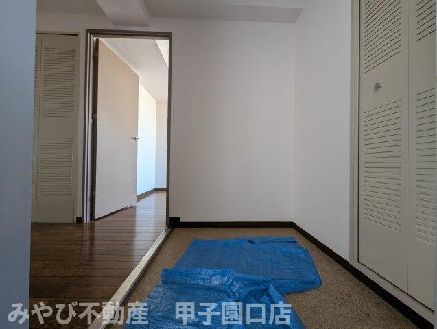 シェルコート南甲子園の玄関