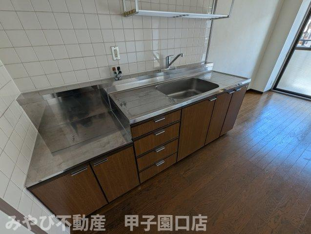 シェルコート南甲子園のキッチン