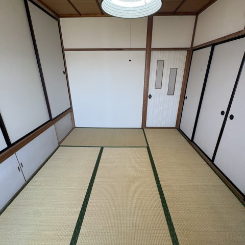 コーポ高平の和室