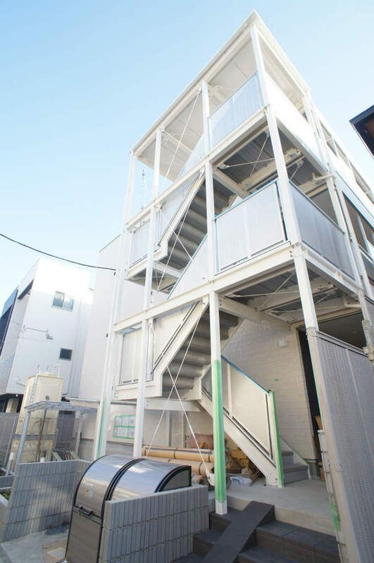 リブリ蕨塚越のエントランス