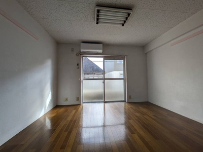 【居間・リビング】 | サンリバー南方B棟