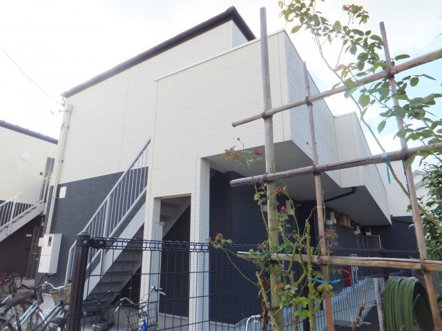 ヴェスタ市川B棟の外観