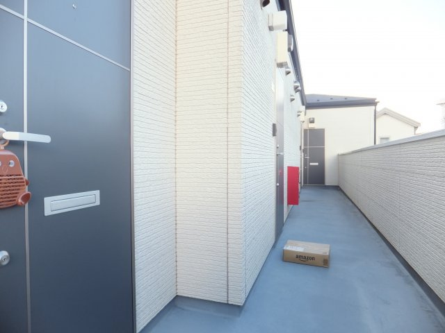 ヴェスタ市川B棟のエントランス