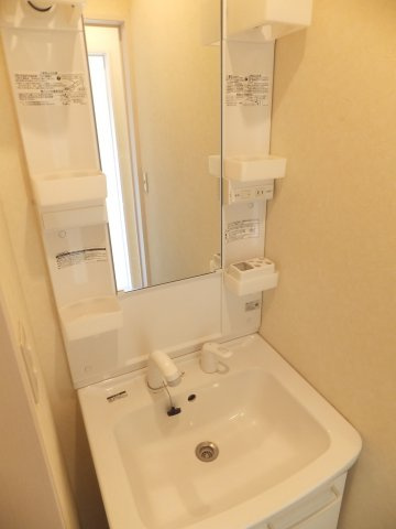 ヴェスタ市川B棟の独立洗面台