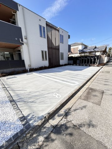 エスパシオ六条の駐車場