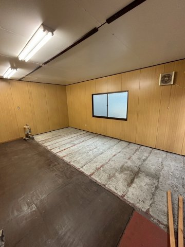 船橋栄町事務所・倉庫の内装