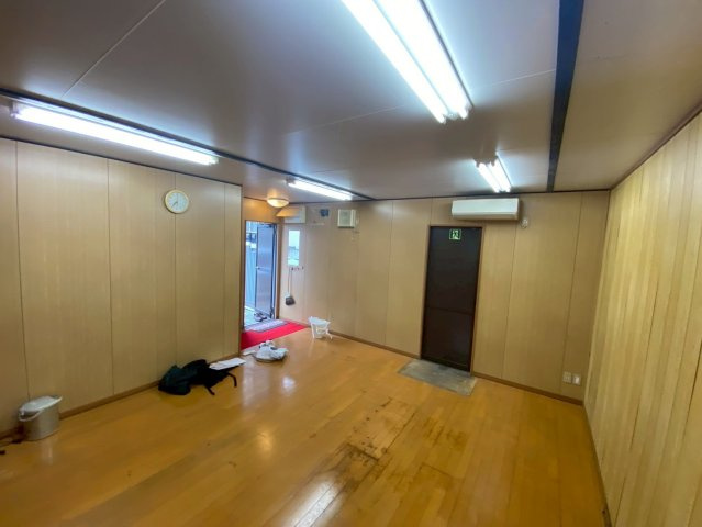 船橋栄町事務所・倉庫の内装