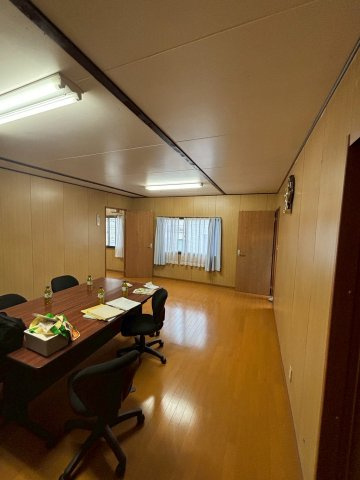 船橋栄町事務所・倉庫の内装|2階事務室