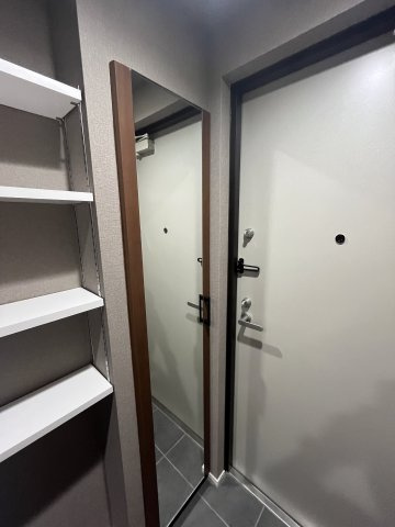 アルティザ氷川台の玄関