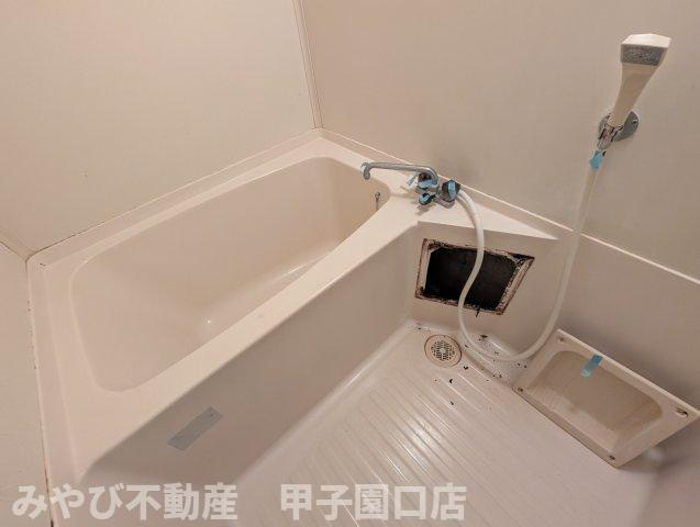 ロワール甲子園の浴室