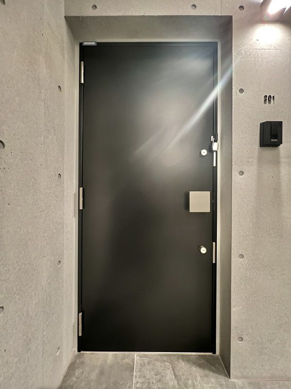 SOLASIA residence 都立大学の玄関