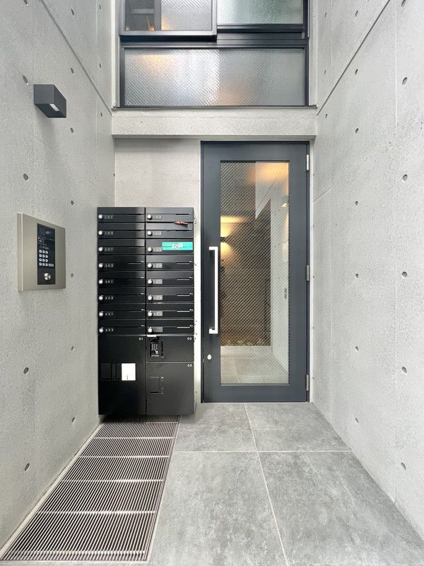 SOLASIA residence 都立大学のエントランス