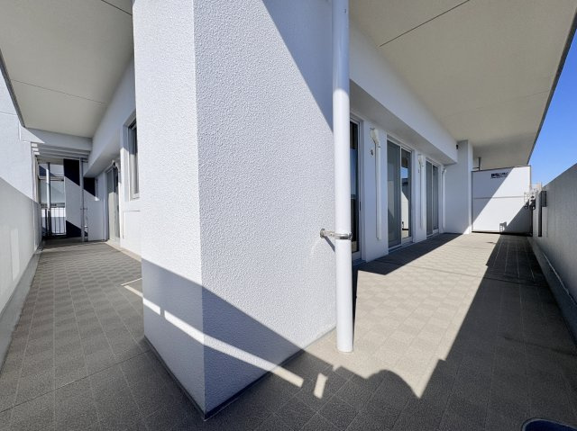 アンピール空港南のバルコニー