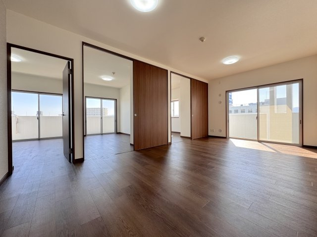 アンピール空港南の居間・リビング