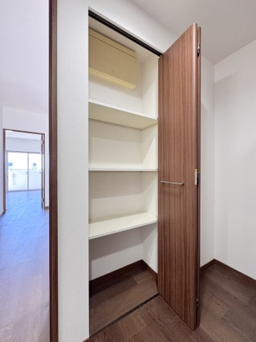 アンピール空港南の収納