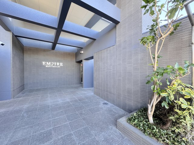 アンピール空港南のエントランス