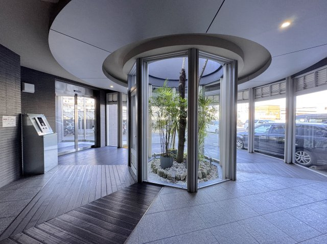 アンピール空港南のエントランス