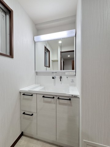 アンピール空港南の独立洗面台