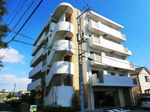 オートロック付きで外部からの出入りがなく安心！