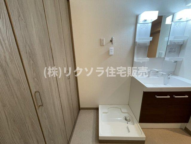 香里ケ丘ガーデンハイツⅠのランドリースペース|ドラム式も設置可能
■物件内覧・資金計画相談・住宅ローン相談、リフォーム相談、お問合せ受付中■
※当日・翌日のご内覧、ご相談はお電話でのお問合せがスムーズです！